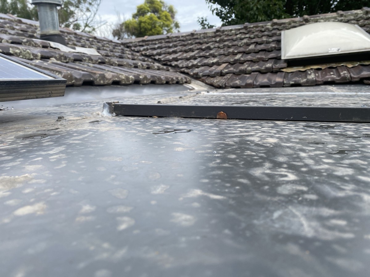 Seal damaged or degraded, recorded on a handover inspection in Riverstone